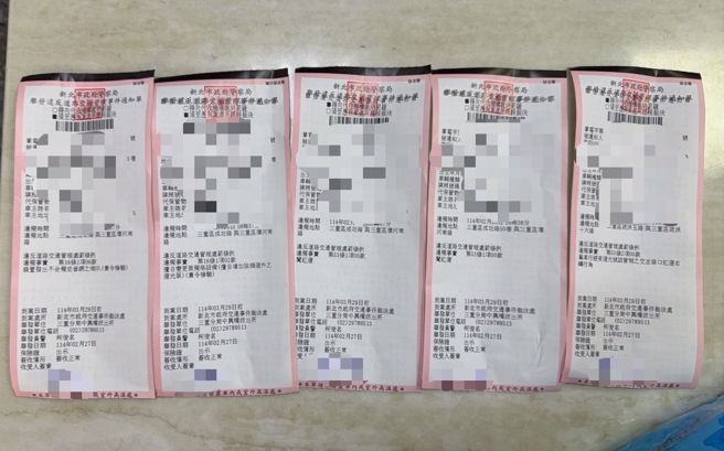 男子吞了5张罚单。（警方提供／萧宥彤翻摄）