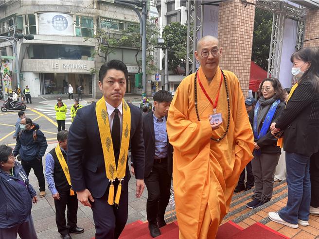 台北市长蒋万安今出席净耀大和尚圆寂传供讚颂大典。（王扬杰摄）