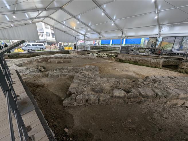 和平岛平一路的和平岛B考古遗址，见证了400年的台湾歷史，也是台湾与大航海时代的直接连结。（张志康摄）