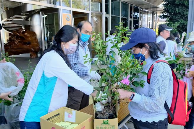 林保署南投分署「捐發票換花苗」活動3月12日登場，建議民眾攜帶發票並自備環保提袋或紙箱來領取。（林保署南投分署提供／楊靜茹南投傳真）