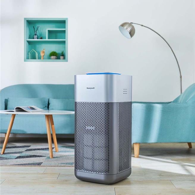 漢神巨蛋推「hengstyle恆隆行 Honeywell X620 航太級UVC殺菌空氣清淨機 X3」，原價3萬9900元、特價2萬9900元。（漢神巨蛋提供／朱世凱台北傳真）