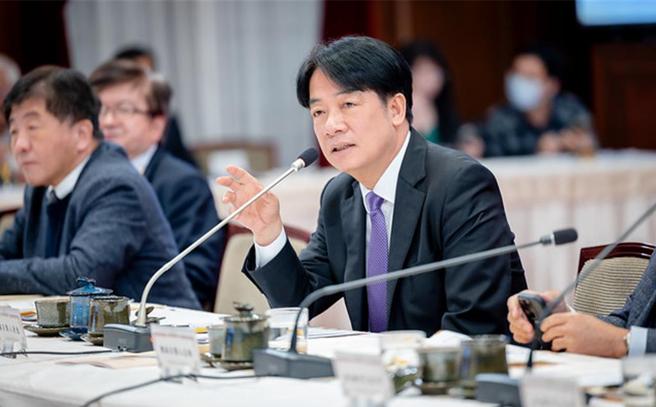 總統賴清德27日在健康台灣推動委員會做出裁示及結論和裁示，積極打造健康台灣。（總統府提供）