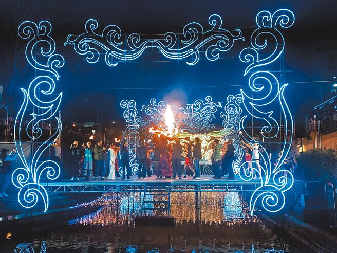 新北市「光影中港  神幻秘境」光雕展26日登场，展期至3月23日。（张铠乙摄）