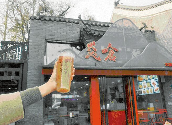 炎呛的品牌名称来自台湾的香肠闽南语发音，具有有趣的台湾文化意涵。（周圣浩摄）