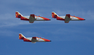 西班牙噴射教練機研發失敗 飛行表演隊改用螺旋槳飛機