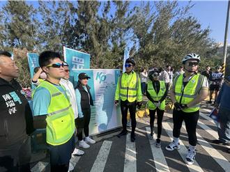 228民眾党一日北高接棒前主席柯P精神  上午8时许抵桃园