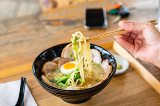 訂位拉麵店2小時後取消 1000元訂金被沒收 兩派吵翻