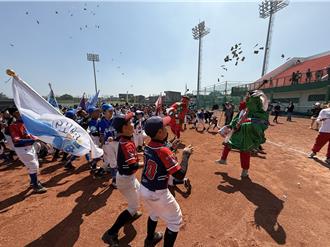 大甲鎮瀾宮媽祖盃軟式少棒賽228開幕戰 逾400小球員同場競技