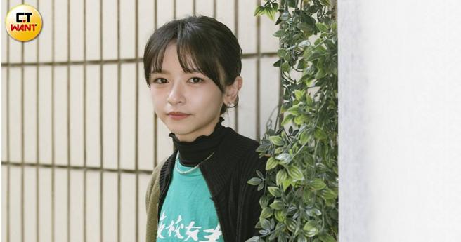 陈姸霏虽然戏约不断，但时常还是会觉得自己不够好，有时候也焦虑内耗。（图／杨澍摄）