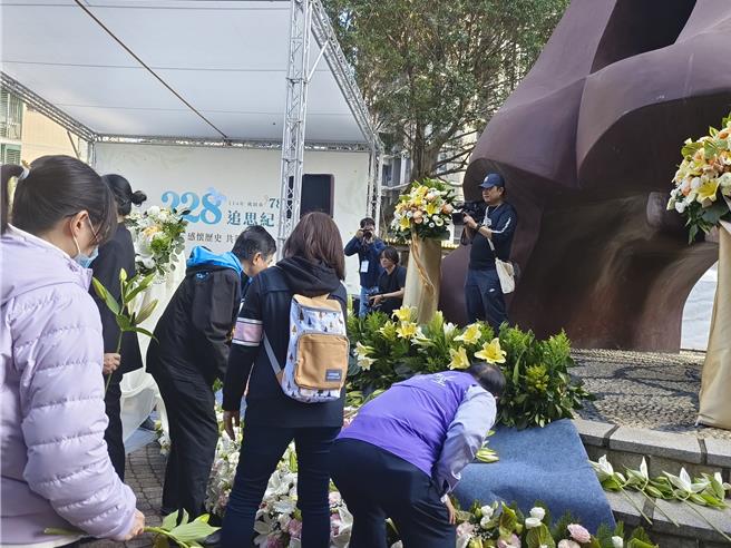 桃園市長張善政28日下午前往蘆竹區228紀念公園，出席「桃園市二二八事件78周年追思紀念活動」。（賴佑維攝）