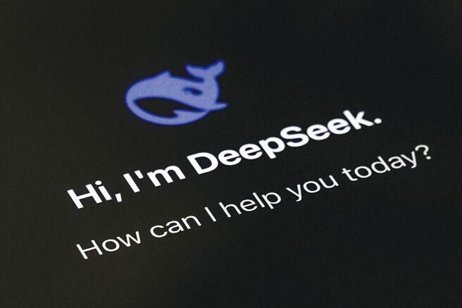 黄仁勋盛讚DeepSeek是出色的创新，并为世界一流的推理模型开源。图／美联社