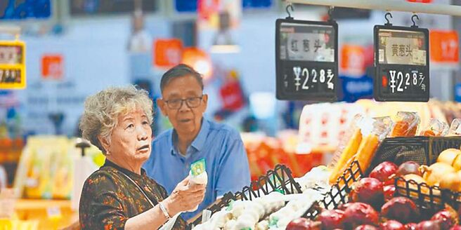 多家機構預計全年消費者物價指數（CPI）年增率目標將降至2％。圖／中新社