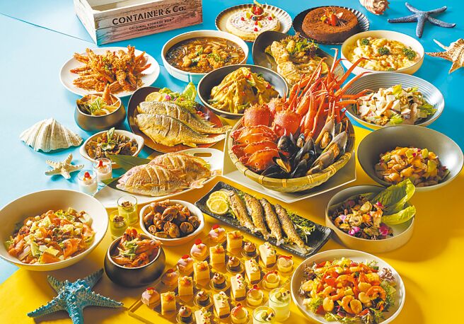 「彩虹座」自助餐厅3月起全新美食企划「海鲜交响曲」，50道美馔让老饕们实现海鲜自由。（台北福华大饭店提供）