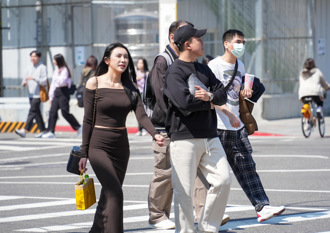 30度暴跌剩12度「雷雨交加」 剧烈变天时间曝
