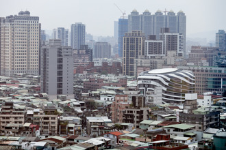 手握6间房却变租屋族 他悲喊「没钱再买了」 问题出在这