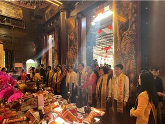 侯友宜參拜深丘福德宮  為地方財源向中央喊話