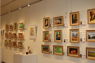 苗栗「施情畫義」募逾67萬元助弱勢 332件原創作品贈捐款者