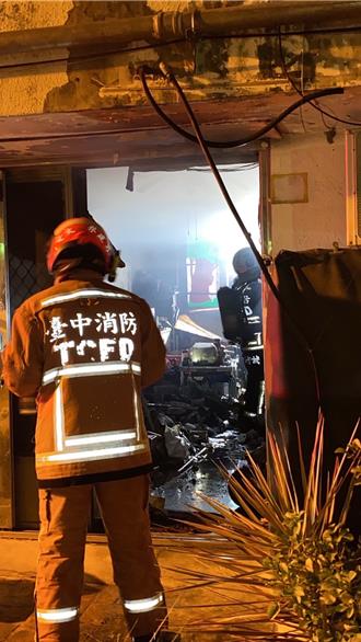 台中民宅暗夜狂烧！6旬父、身障女儿双亡 邻里惋惜不舍