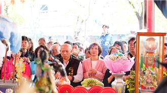 台中建國市場土地公頭牙慶典 「巨龍吞日」年輪蛋糕吸睛