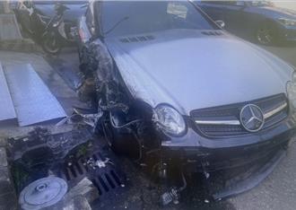 桃園男駕車撞翻路邊2車 酒測值竟高達0.87慘了