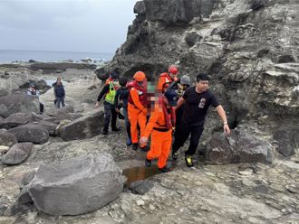 228連假傳憾事 石梯抨釣客落海送醫不治