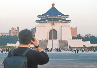 賴喊轉型正義 藍質疑去蔣化伏筆