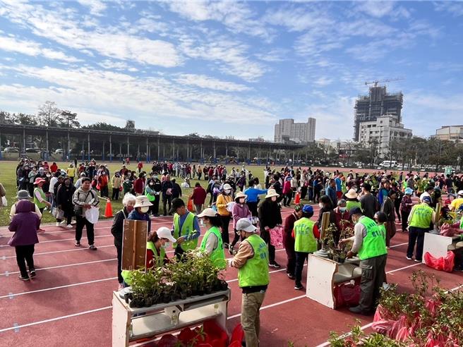 甲安埔赠树活动。（协会提供／李京升台中传真）
