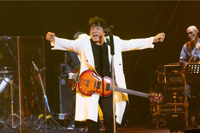 飞鸟凉带来多首怀旧金曲，让歌迷彷佛坐了时光机回到过去。（宽宏艺术、Welcome Music提供）