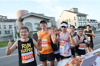 邊跑邊吃！古都馬跑友扼腕：跑太慢龍蝦「只剩殼」