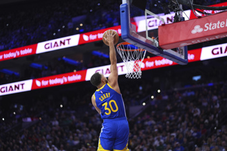 NBA》6年来再度灌篮！ 36岁柯瑞宣告：大概是最后一次