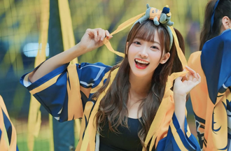 正妹童星来台跳啦啦队暴红！「唇印卡」炒到15万天价...港媒也看傻