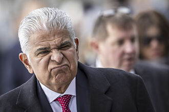 交鋒川普 國際領袖有招巴拿馬總統穆里諾 運河主權 不容談判