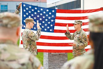 直面威胁 美军训练识别解放军