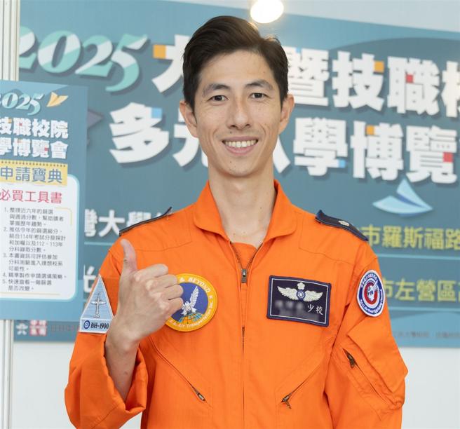 空军飞行训练指挥部教官陈少校。（记者陈怡璇摄）