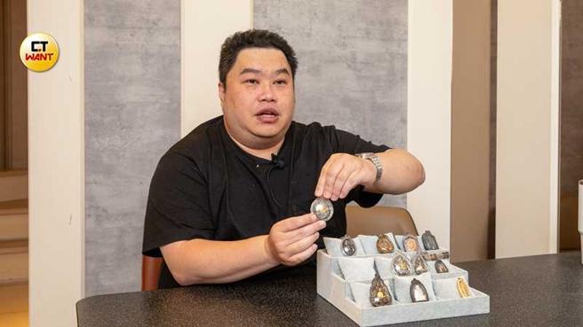 佛牌收藏家李仁和控廖姓业者搞神隐，到了约定时间拒不交牌愤而提告。（图／刘耿豪摄）