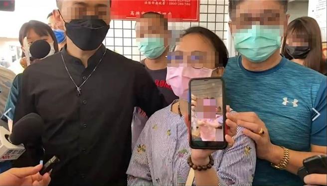 刺青师「雕博」遭保母反告，法院判雕博应赔偿蔡保母2万7000元，凤梨、勾恶免赔可上诉。（资料照）