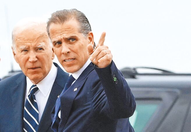 川普第一任期要求调查拜登父子（见图）的「通乌门」事件，导致川普被美国眾议院弹劾。（路透）