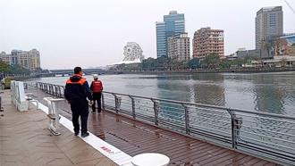 愛河驚見浮屍！中年男「漂浮水面」死亡已久  晨運民眾嚇呆