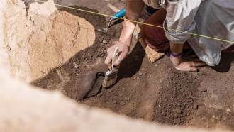 汉废帝陪葬青铜器残留芋头 靠黑科技做蒸馏酒