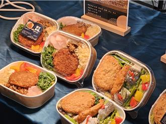 台鐵推「龍虎好屏」便當 民眾：排1小時才買到