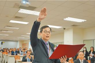 食药署首位「医师」署长遭药师反弹 姜至刚：医药一家携手前进