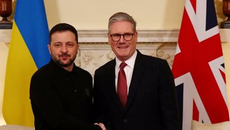 澤倫斯基訪問英國期間不再說英語 避免「被敵人利用」