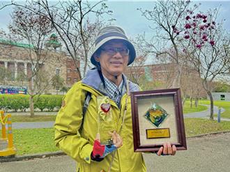 8年率300团游雾峰！大学教授化身观光达人 足迹踏遍彰投苗