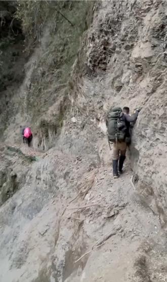 險象環生！八通關越嶺線西段11.5K路況差  踩點僅10公分