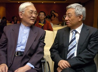 影》曹興誠控「清大與翁曉玲聯手誹謗」 校友不忍了問1句