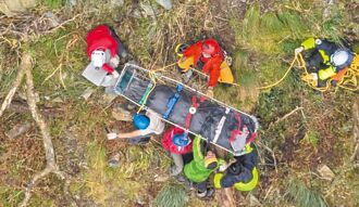 宜大生登山滑落陡坡 吊掛送醫