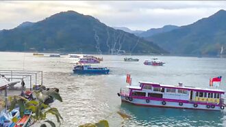 桃园 妈祖游湖遶境祈福 40船同行