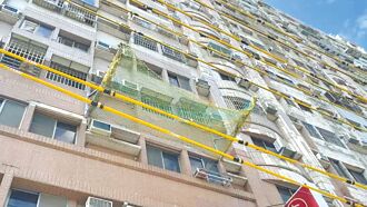 大樓修外牆無防護 頻下磁磚雨