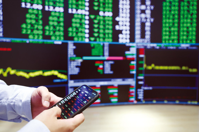 台股走勢面臨劇烈回檔，專家看好五大族群後市。（圖／報系資料照）