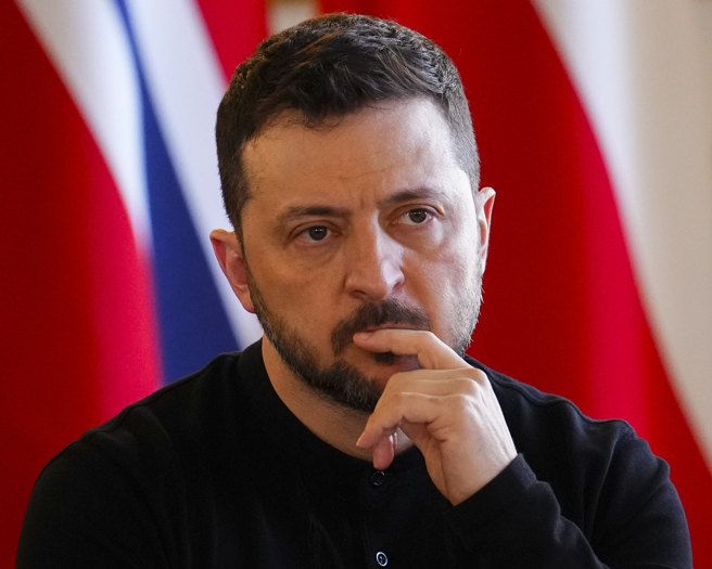 烏克蘭總統澤倫斯基（Volodymyr Zelensky）2日在倫敦出席「確保我們的未來峰會」（Securing our Future Summit），討論烏克蘭和歐洲安全。（美聯社）